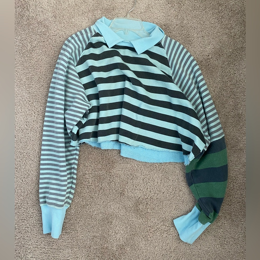 Free people M varsity cropped T